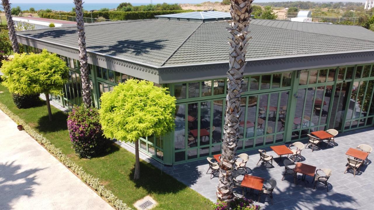 Tui Magic Life Jacaranda Hotel Side Exterior foto The restaurant