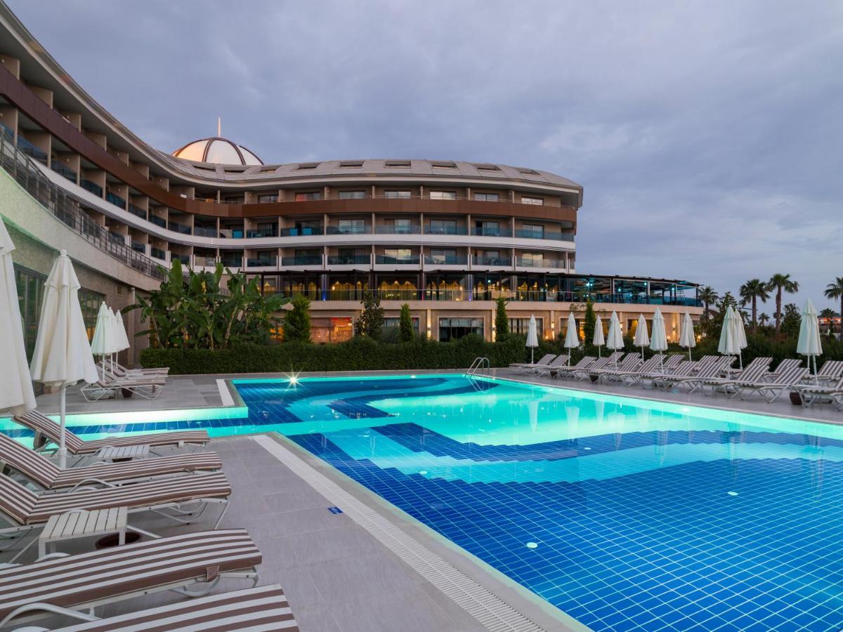 Tui Magic Life Jacaranda Hotel Side Exterior foto The Rixos Premium Göcek