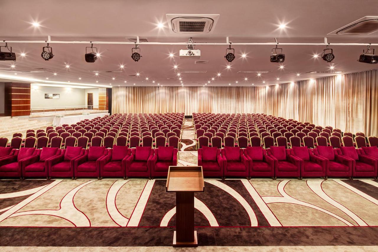 Tui Magic Life Jacaranda Hotel Side Exterior foto The main conference hall