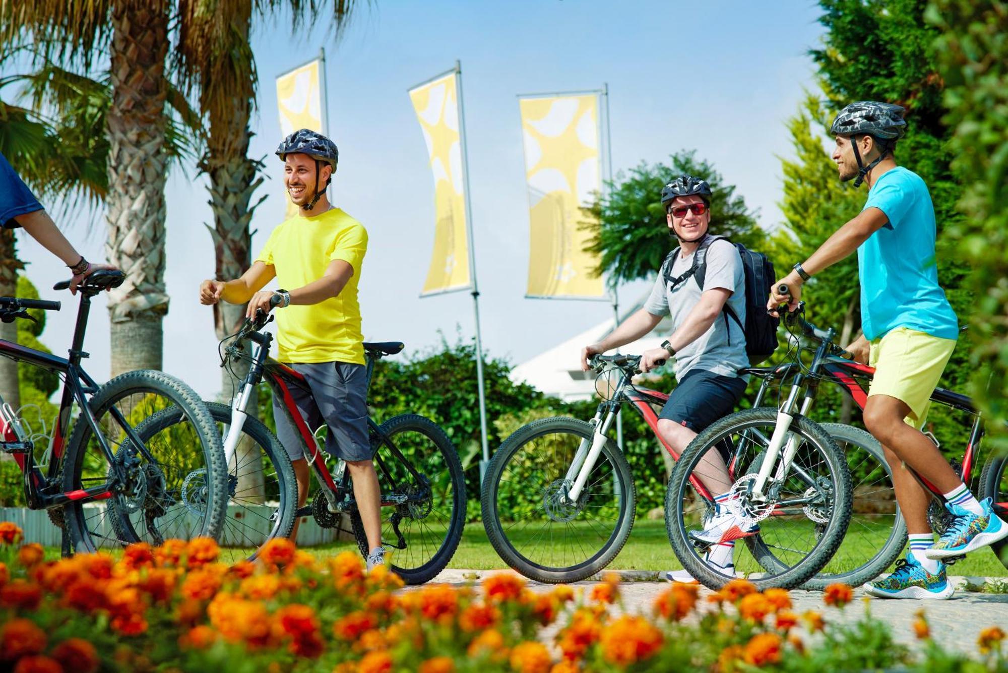 Tui Magic Life Jacaranda Hotel Side Exterior foto Biking at the Expo 2017