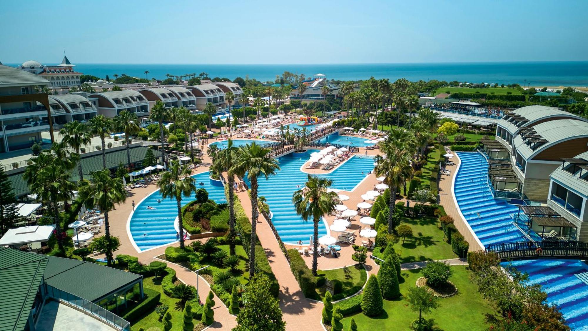 Tui Magic Life Jacaranda Hotel Side Exterior foto The resort