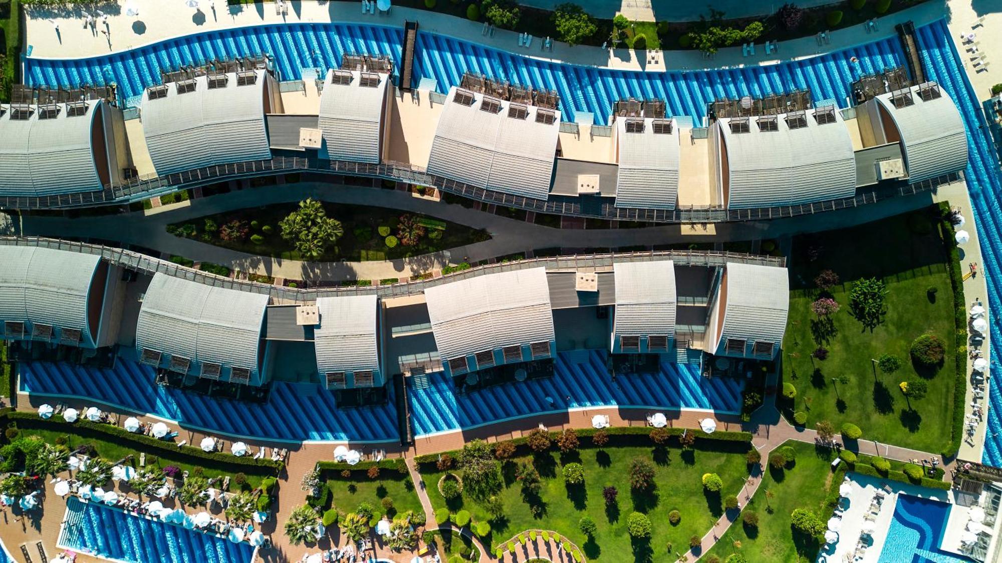 Tui Magic Life Jacaranda Hotel Side Exterior foto Aerial view of the hotel